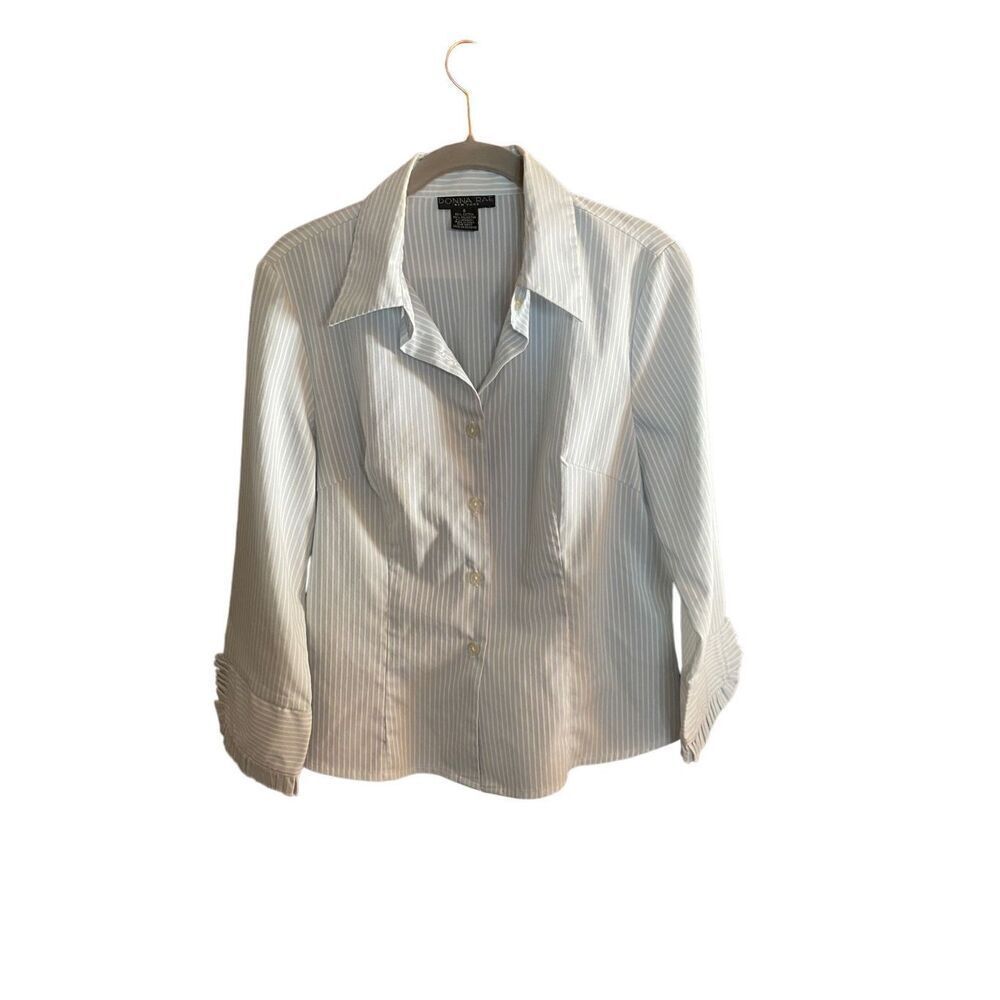Donna Rae New York, vintage Ruffle ￼trim striped tie back blouse size 8
